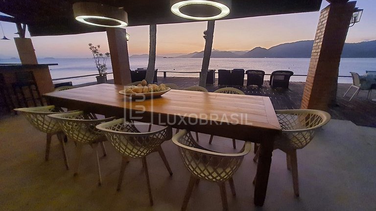 LB #AR36 Villa D'este al mare: Dream Mansion by the Sea in A