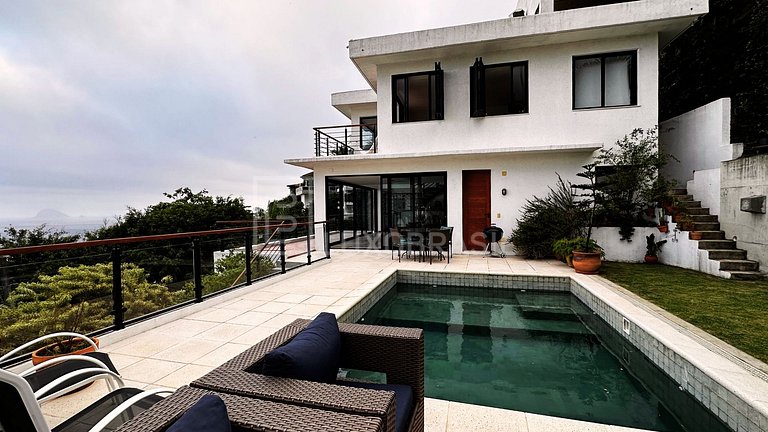 LB #RJ88 Exclusive House in Joá with Breathtaking View of Pe