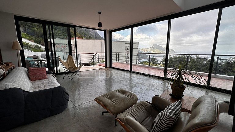 LB #RJ88 Exclusive House in Joá with Breathtaking View of Pe