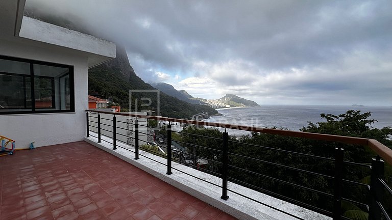 LB #RJ88 Exclusive House in Joá with Breathtaking View of Pe