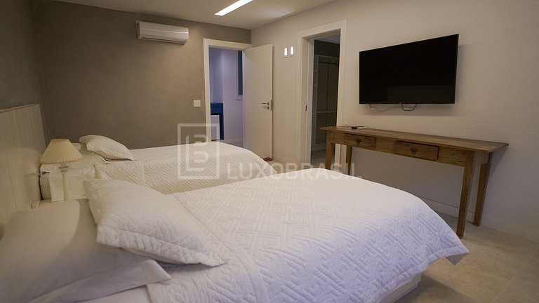 LUXOBRASIL #AR32 Mansion Portogalo 08 Suites Vacation Rental