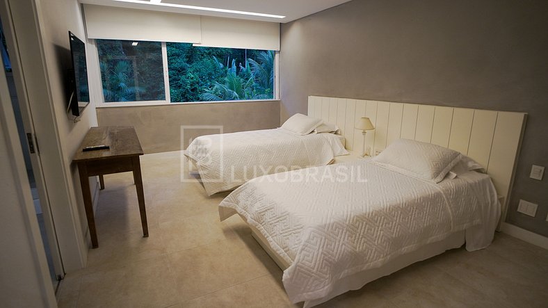 LUXOBRASIL #AR32 Mansion Portogalo 08 Suites Vacation Rental