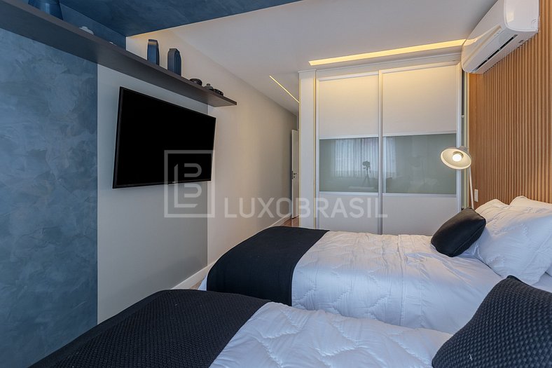 LUXOBRASIL #RJ67 Ocean Front Penthouse Avenida do Pepê Seaso