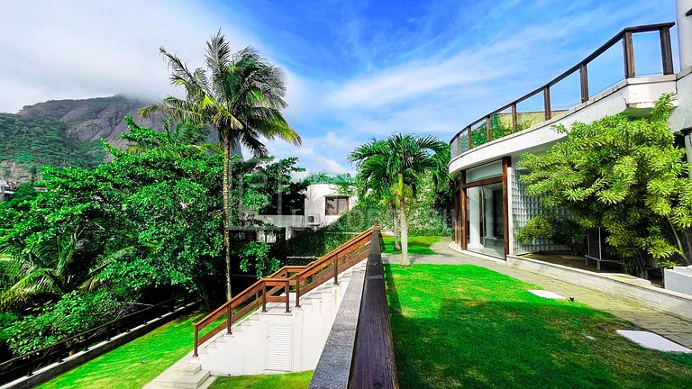 LUXOBRASIL #RJ80 – Modern House in Joá with Ocean View is th