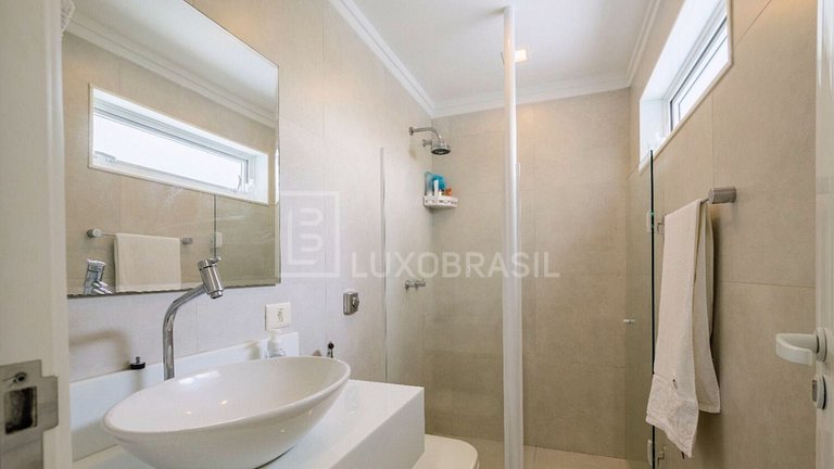 LUXOBRASIL #RJ926 600m² House Guarantees a Luxury Life in Ba