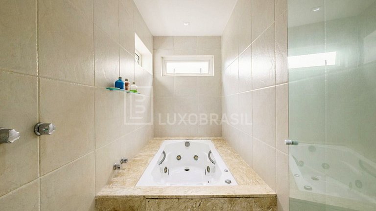 LUXOBRASIL #RJ926 600m² House Guarantees a Luxury Life in Ba