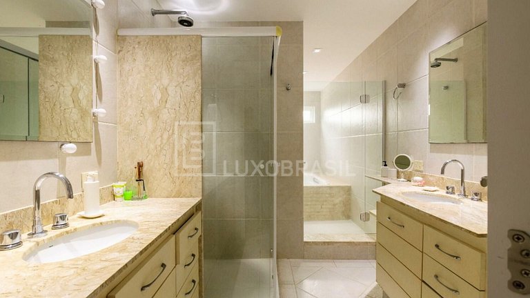 LUXOBRASIL #RJ926 Casa de 600m² Garantiza una Vida de Lujo e