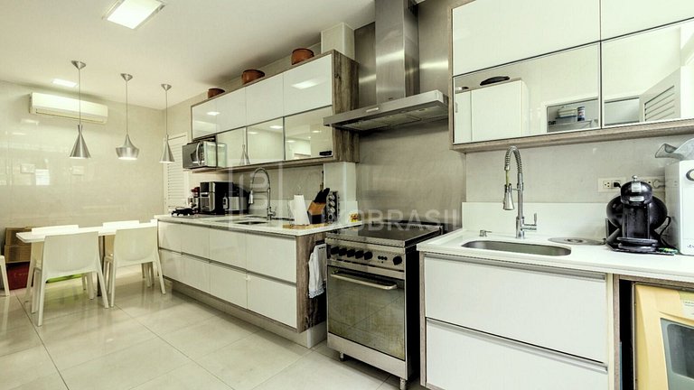 LUXOBRASIL #RJ926 Casa de 600m² Garantiza una Vida de Lujo e