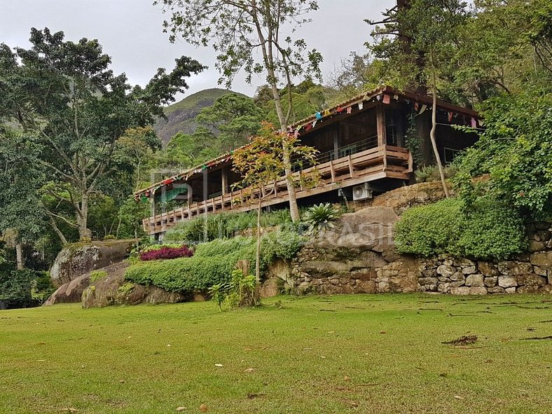 LUXOBRASIL #SE05 Casa na Serra em Secretário 03 Suítes Alugu