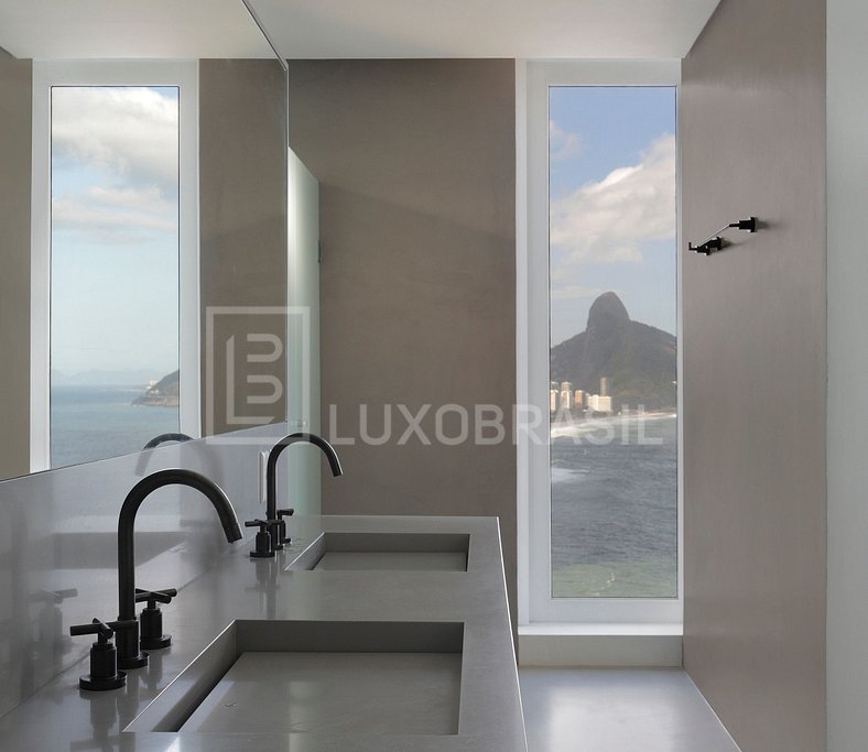 Mansão de luxo com vista deslumbrante no Joá