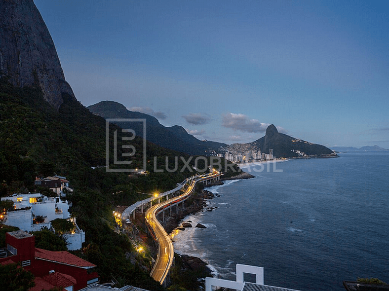 Mansão de luxo com vista deslumbrante no Joá