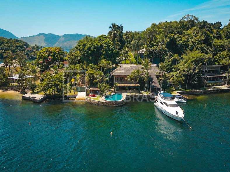 Mansão Paradisíaca na Ilha do Cavaco em Angra dos Reis