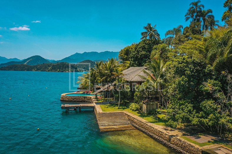 Mansão Paradisíaca na Ilha do Cavaco em Angra dos Reis