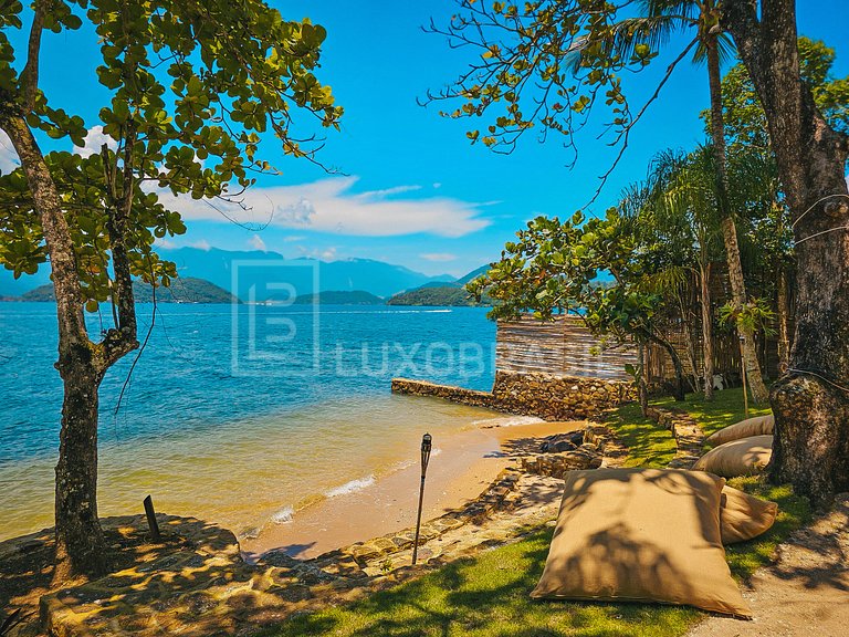 Mansão Paradisíaca na Ilha do Cavaco em Angra dos Reis