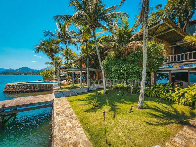 Mansão Paradisíaca na Ilha do Cavaco em Angra dos Reis